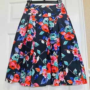 Express Floral Skirt Size 0 🖤